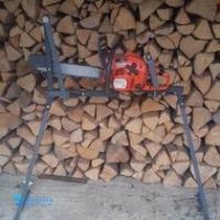 Stojan na rezanie pílenie dreva mobilný cirkular z motorovej píly 