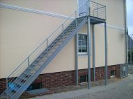 ocelova-kostrukcia-schody-vonkajsie-pozinkované
