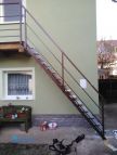 vonkajsie-schody-pozinkovane-zabradlie-na-terasu-balkon-schodisko-puchov