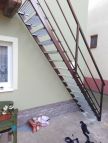 schody-pozinkovane-zabradlie-na-terasu-balkon-schodisko