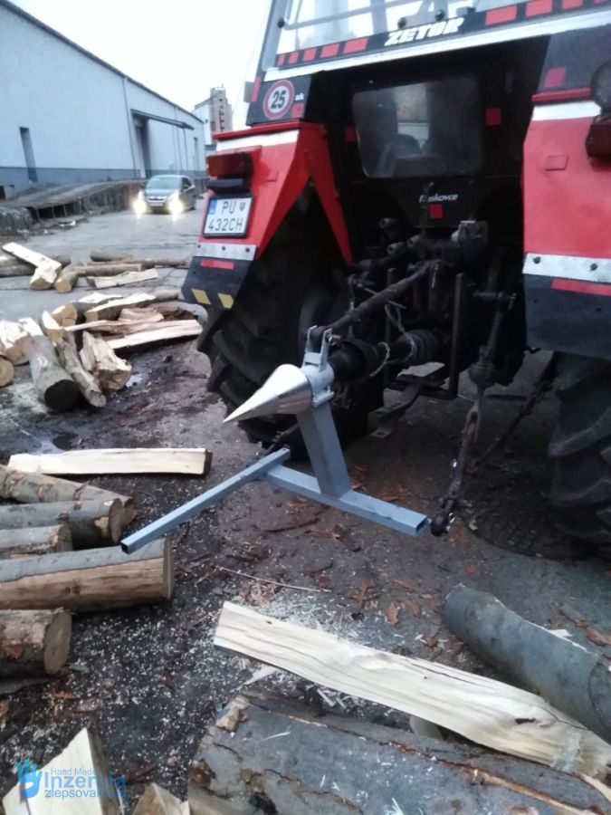 Kuželová štípačka na dřevo za traktor Zetor Major do tří bodu